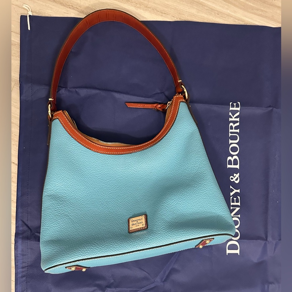 Dooney & Bourke Used! This shoulder bag, crafted,Italian pebbled leather! Used - Picture 2 of 11